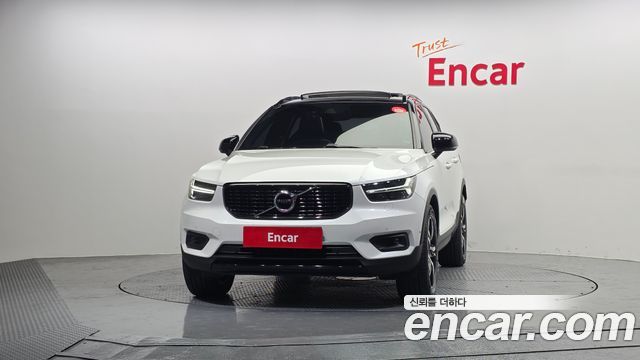 Volvo XC40 T4 R-Design 2019 — фото 3