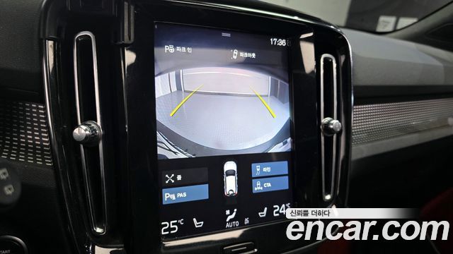 Volvo XC40 T4 R-Design 2019 — фото 18