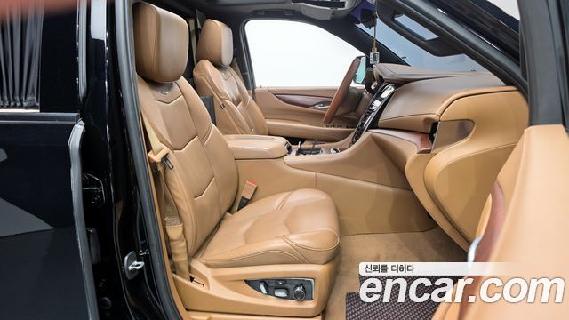 Cadillac Escalade 6.2 ESV 4th 2017 — фото 10