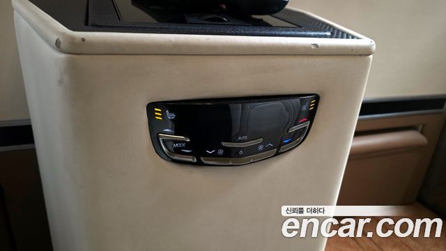 Cadillac Escalade 6.2 ESV 4th 2017 — фото 18