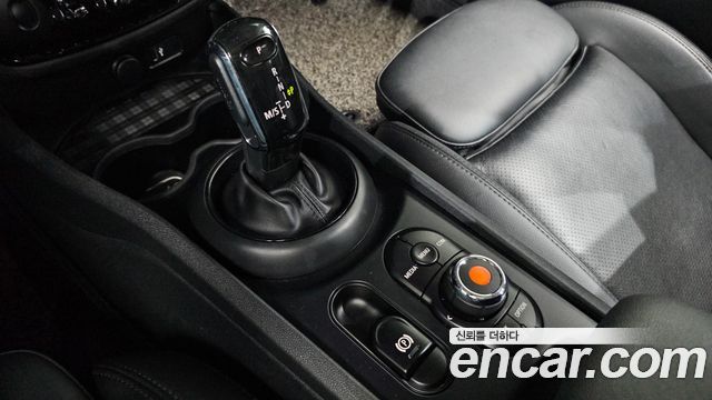 MINI Cooper D Clubman Standard 2nd 2019 — фото 9