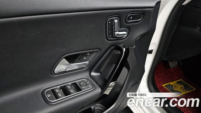 Mercedes-Benz A-Class (W177) A220 Hatchback 2019 — фото 17