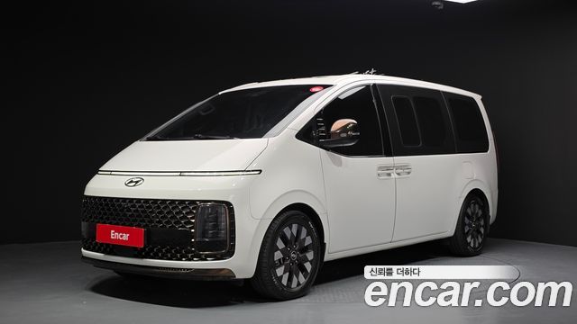Hyundai Staria 4WD Lounge 9-Seater Inspiration 2022 — фото 1