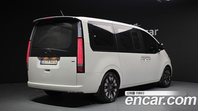 Hyundai Staria 4WD Lounge 9-Seater Inspiration 2022 — фото 2