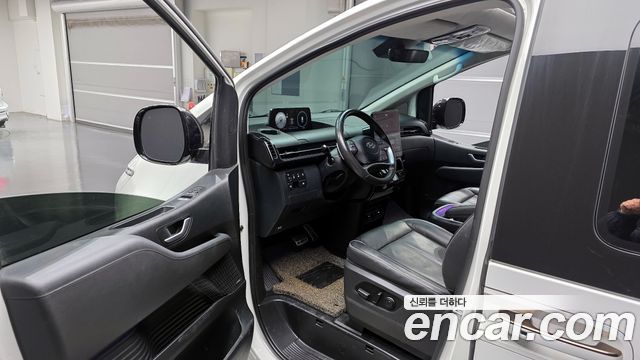 Hyundai Staria 4WD Lounge 9-Seater Inspiration 2022 — фото 10