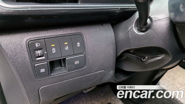 Hyundai Staria 4WD Lounge 9-Seater Inspiration 2022 — фото 19