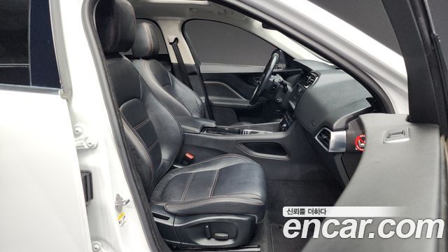 Jaguar F-PACE 20d Prestige 2018 — фото 11