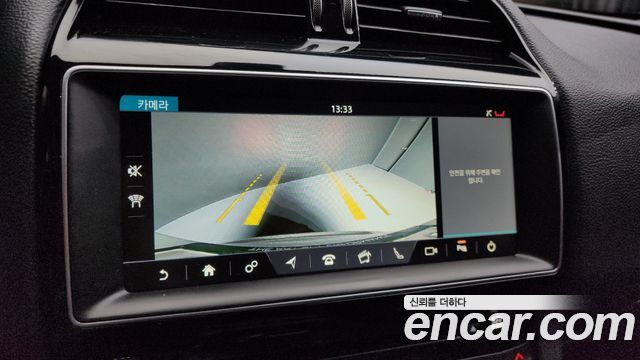 Jaguar F-PACE 20d Prestige 2018 — фото 15