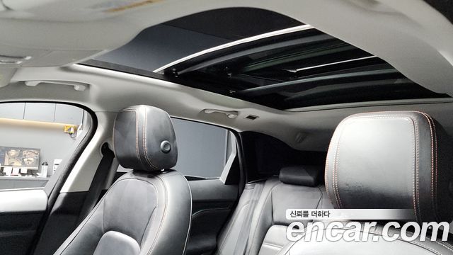 Jaguar F-PACE 20d Prestige 2018 — фото 18