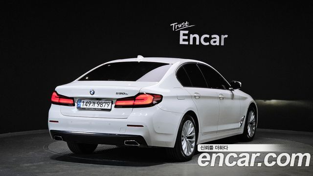 BMW 5 Series (G30) 530e Luxury 2021 — фото 2