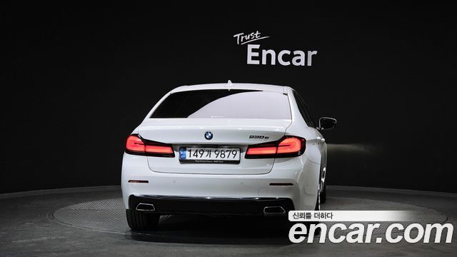 BMW 5 Series (G30) 530e Luxury 2021 — фото 4