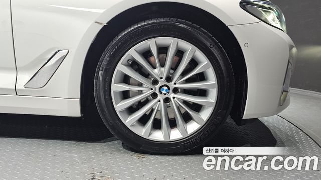 BMW 5 Series (G30) 530e Luxury 2021 — фото 5