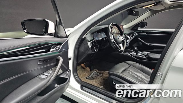 BMW 5 Series (G30) 530e Luxury 2021 — фото 15