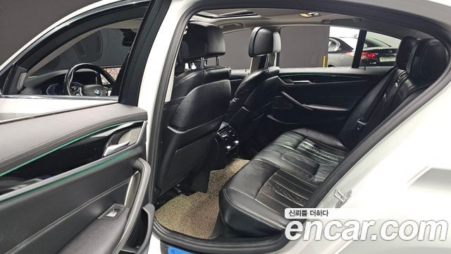 BMW 5 Series (G30) 530e Luxury 2021 — фото 16