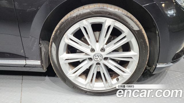 Volkswagen Passat GT (B8) 2.0 TDI 4Motion Prestige 2018 — фото 5