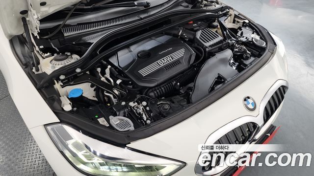 BMW 1 Series (F40) 120i Sports 2022 — фото 6