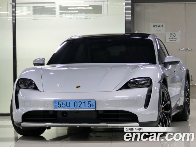 Porsche Taycan 4S Cross Turismo