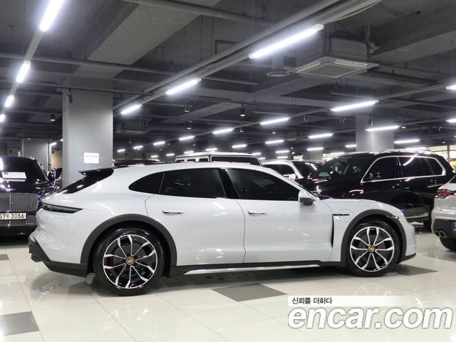 Porsche Taycan 4S Cross Turismo 2023 — фото 2