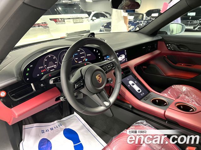 Porsche Taycan 4S Cross Turismo 2023 — фото 4
