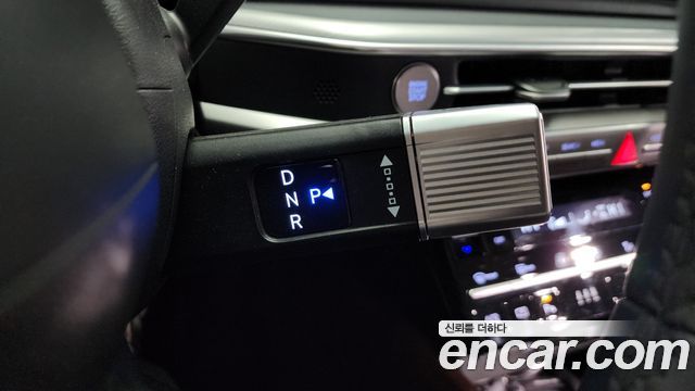 Hyundai Grandeur (GN7) 2,5 Gasoline 2WD Premium 2023 — фото 9