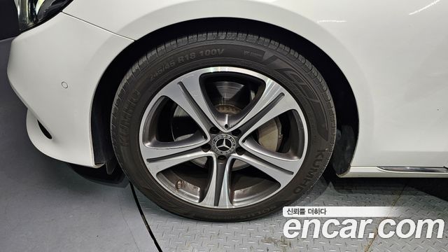 Mercedes-Benz E-Class (W213) E300 Avantgarde 2019 — фото 5