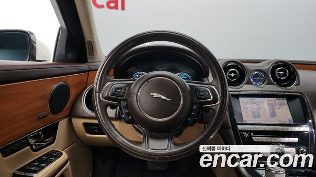 Jaguar XJ 2.0 Luxury LWB X351 2013 — фото 13
