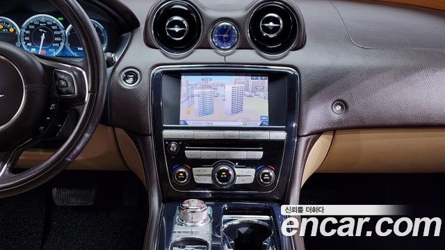 Jaguar XJ 2.0 Luxury LWB X351 2013 — фото 14
