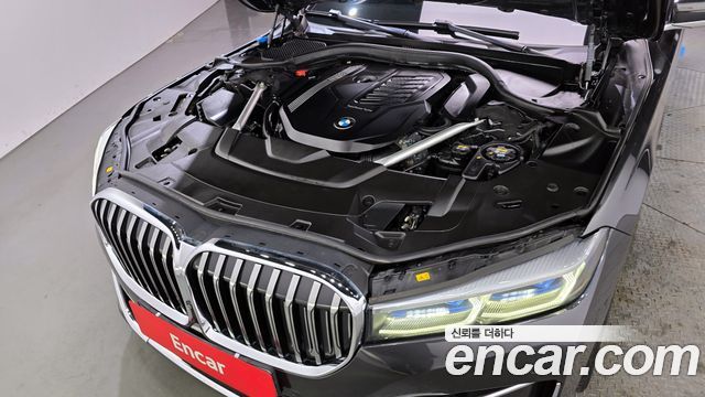 BMW 7 Series (G11) 740Li xDrive Design Pure Excellence 2021 — фото 6