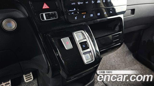 Hyundai Staria Lounge 9-Seater Prestige 2022 — фото 9