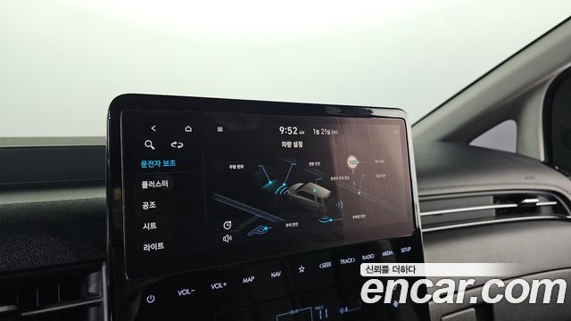 Hyundai Staria Lounge 9-Seater Prestige 2022 — фото 18