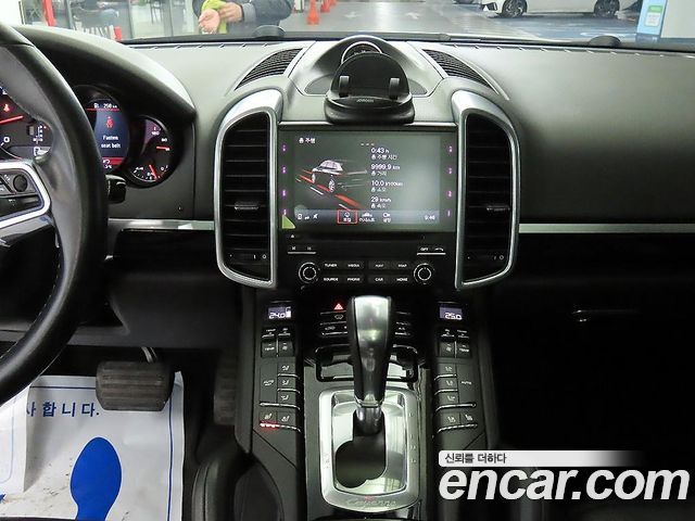 Porsche Cayenne 3.0 Diesel Platium Edition 958 2017 — фото 15