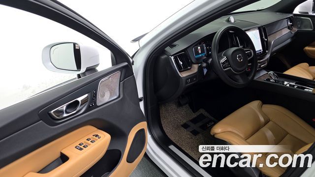 Volvo XC60 (II) B5 Inscription 2022 — фото 13