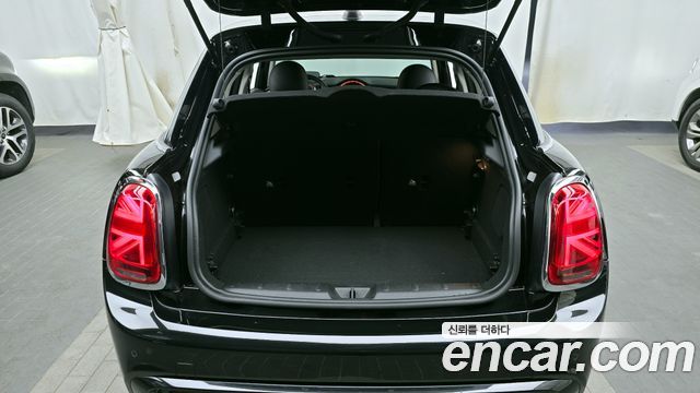 MINI Cooper S 5Door HIGH 3rd 2020 — фото 20