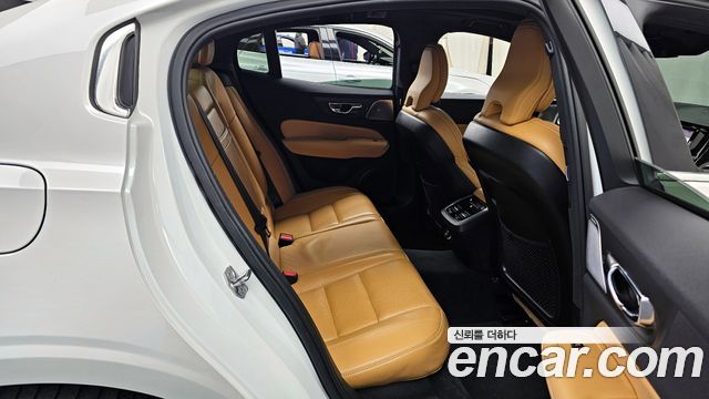 Volvo S60 (III) T5 Inscroption 2020 — фото 16