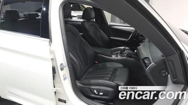 BMW 5 Series (G30) 520d M Sport package 2018 — фото 10