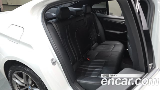 BMW 5 Series (G30) 520d M Sport package 2018 — фото 11