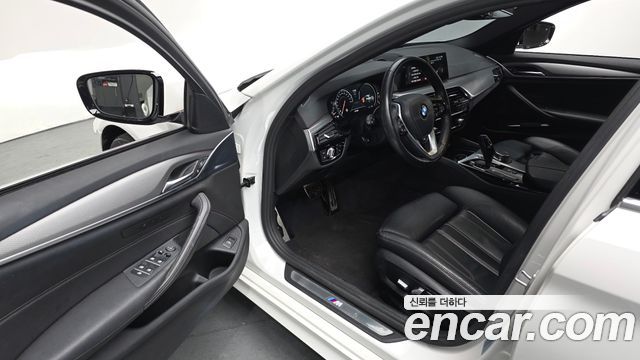 BMW 5 Series (G30) 520d M Sport package 2018 — фото 12