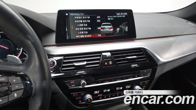 BMW 5 Series (G30) 520d M Sport package 2018 — фото 17