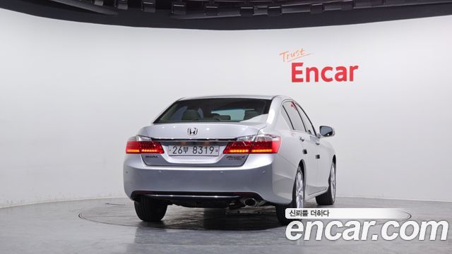 Honda Accord 2.4 9th 2013 — фото 4