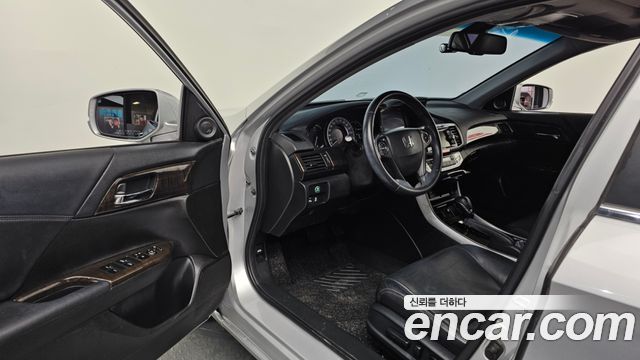 Honda Accord 2.4 9th 2013 — фото 10
