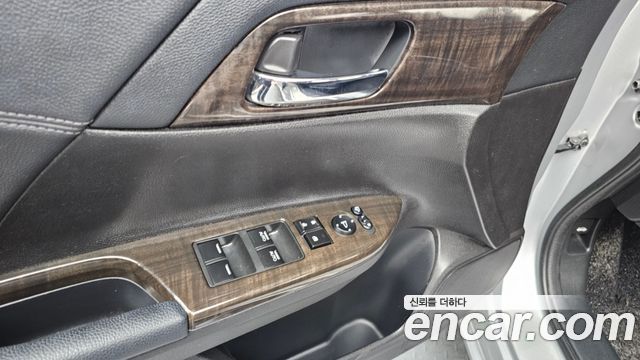 Honda Accord 2.4 9th 2013 — фото 17