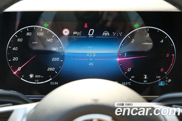 Mercedes-Benz V-Class V300 CDI W447 2025 — фото 15