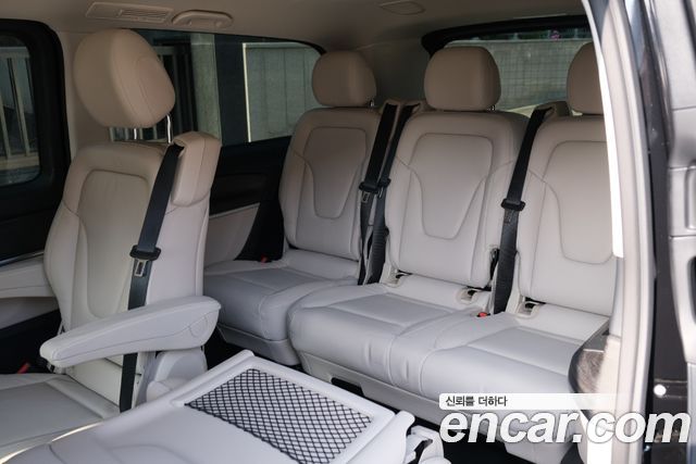 Mercedes-Benz V-Class V300 CDI W447 2025 — фото 20
