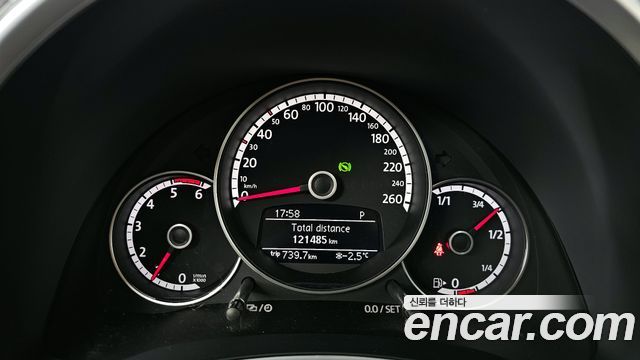 Volkswagen Beetle 2.0 TDI Premium 3rd 2013 — фото 8
