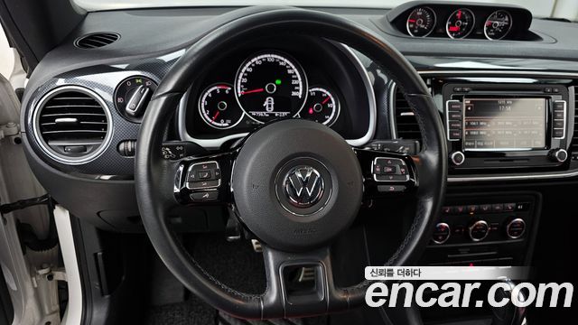 Volkswagen Beetle 2.0 TDI Premium 3rd 2013 — фото 13