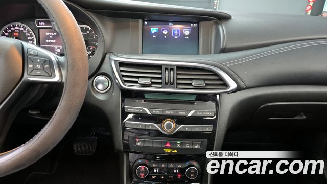 Infiniti QX30 2.0 Essential AWD 2019 — фото 19