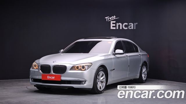 BMW 7 Series (F01) 740Li