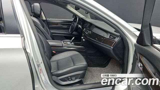 BMW 7 Series (F01) 740Li 2011 — фото 11