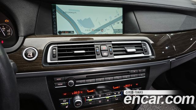 BMW 7 Series (F01) 740Li 2011 — фото 14