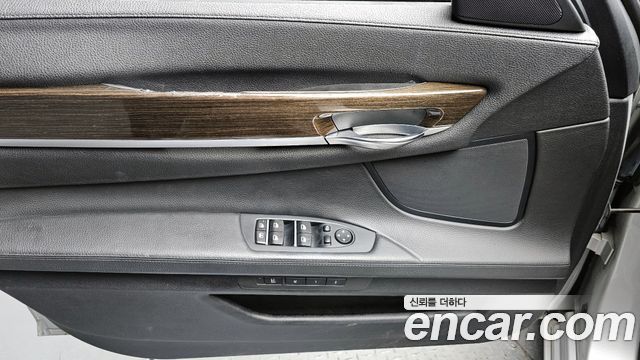 BMW 7 Series (F01) 740Li 2011 — фото 17